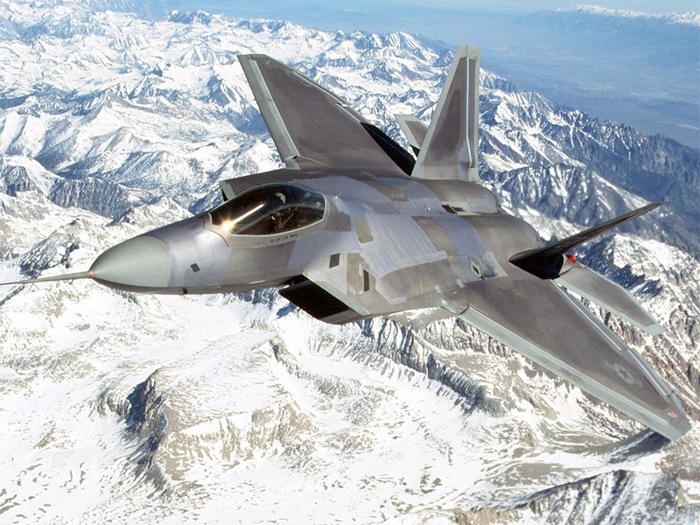 AIR_F-22_10-Oc_Over_Mountains_lg